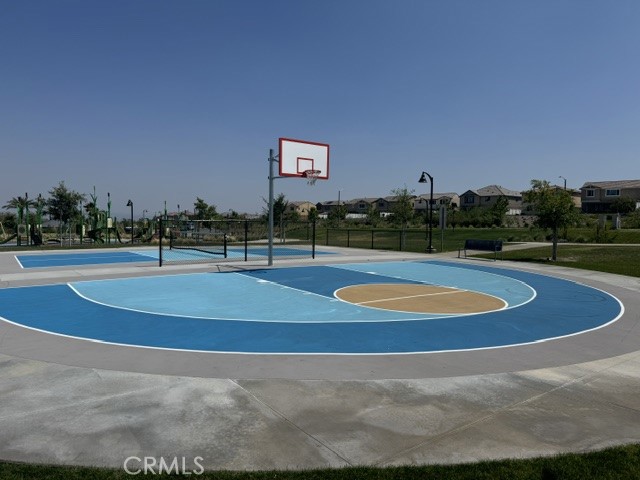 https://media.crmls.org/medias/be5b723b-5690-4af5-a9aa-e8fbe747f511.jpg?preset=X-Large