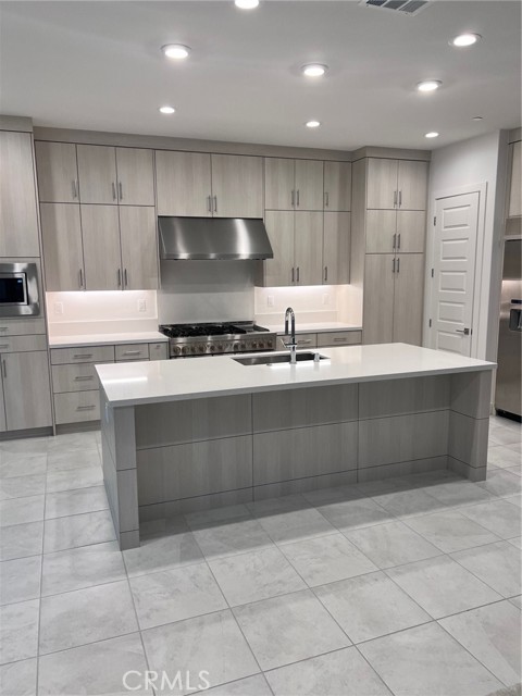 200 Orange Grove, Lake Forest CA: https://media.crmls.org/medias/be5dba18-8f03-4f37-986d-5854103f712d.jpg