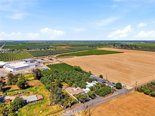 Detail Gallery Image 12 of 68 For 24053 Road 212, Lindsay,  CA 93247 - 3 Beds | 2 Baths