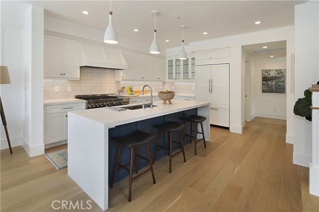 Detail Gallery Image 13 of 35 For 411 39th St, Newport Beach,  CA 92663 - 3 Beds | 3 Baths