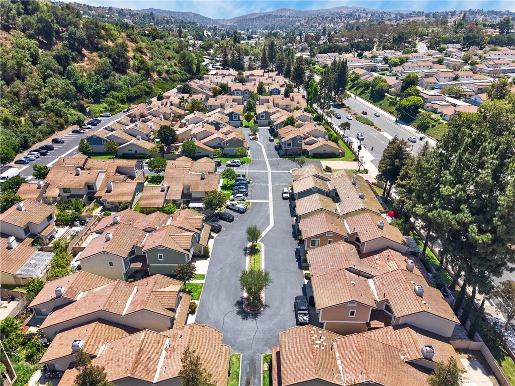 https://media.crmls.org/medias/be5e36ed-2bc2-454d-a80f-5b9b74c449ac.jpg?preset=X-Large