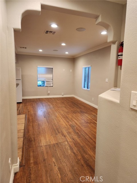 Detail Gallery Image 7 of 41 For 21057 Runnymede St, Canoga Park,  CA 91303 - 3 Beds | 2 Baths