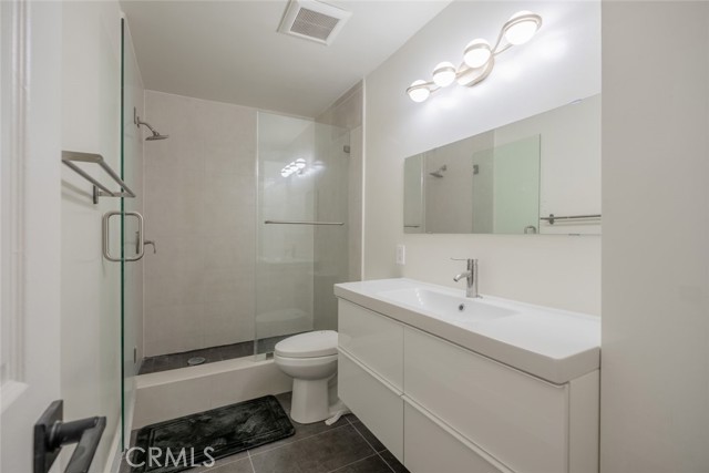 Detail Gallery Image 18 of 23 For 1935 Alpha Rd #321,  Glendale,  CA 91208 - 2 Beds | 2 Baths