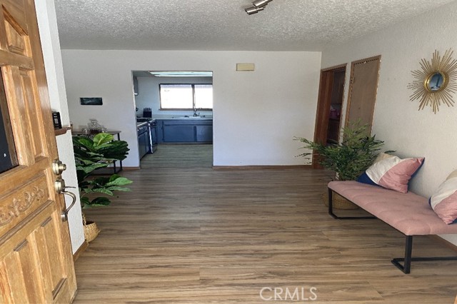 Detail Gallery Image 8 of 14 For 14335 Schooner, Helendale,  CA 92342 - 3 Beds | 2 Baths