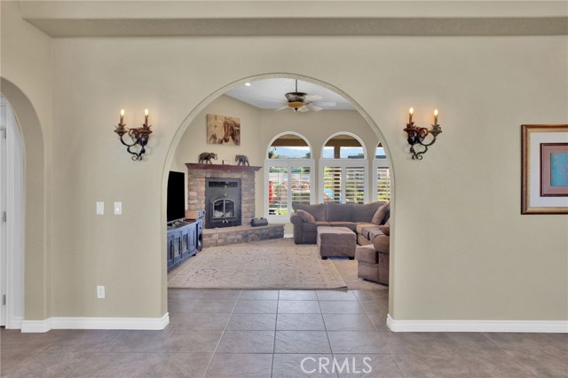 Detail Gallery Image 10 of 56 For 4965 Sunnyslope Rd, Phelan,  CA 92371 - 5 Beds | 3 Baths