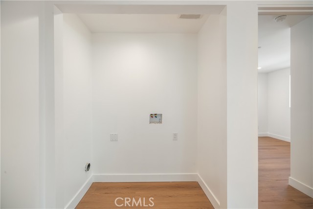 Detail Gallery Image 5 of 18 For 6937 Jellico Ave, Lake Balboa,  CA 91406 - 2 Beds | 2 Baths