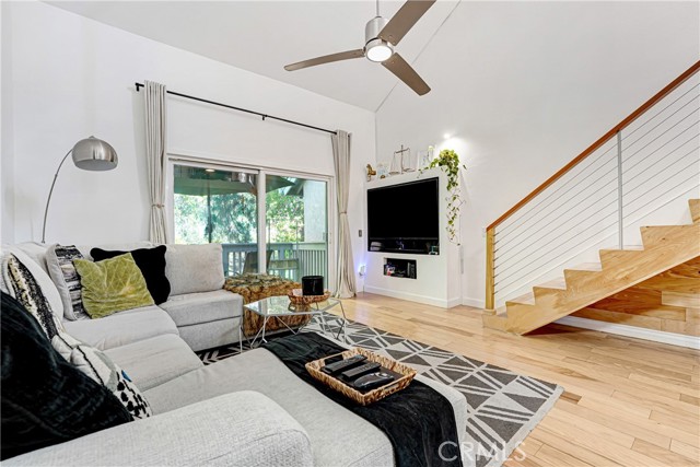 Detail Gallery Image 9 of 21 For 7050 Shoup Ave, Canoga Park,  CA 91303 - 1 Beds | 1 Baths