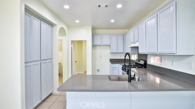 14412 Moon Valley Street, Victorville CA: https://media.crmls.org/medias/be615504-1d18-456d-b204-969ce7c30950.jpg