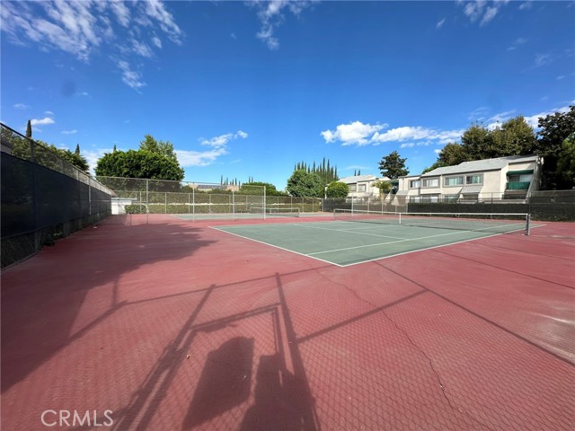 Detail Gallery Image 27 of 28 For 18512 #E Mayall, Northridge,  CA 91324 - 4 Beds | 3 Baths