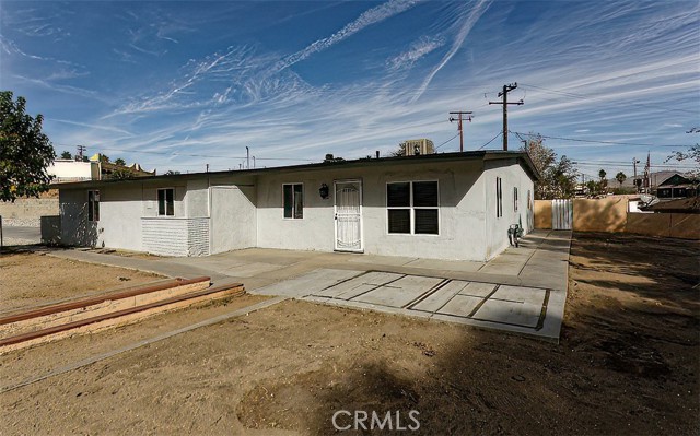 Detail Gallery Image 1 of 45 For 15004 Zenda St, Victorville,  CA 92395 - 3 Beds | 1 Baths