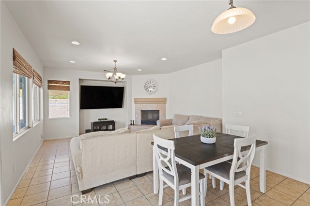 Detail Gallery Image 11 of 44 For 294 Kieswetter, Colton,  CA 92324 - 5 Beds | 2/1 Baths