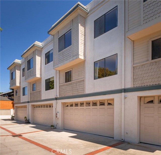 324 North Francisca Avenue, Redondo Beach, California 90277, 3 Bedrooms Bedrooms, ,2 BathroomsBathrooms,Residential,For Sale,North Francisca Avenue,OC26077465
