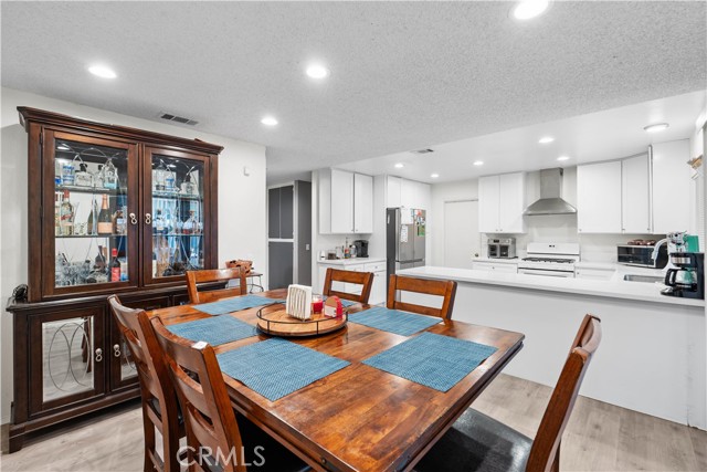 Detail Gallery Image 13 of 28 For 554 W Mariposa, Rialto,  CA 92376 - 4 Beds | 2 Baths