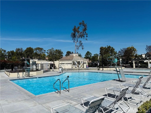 Detail Gallery Image 28 of 31 For 4 Brookmont, Irvine,  CA 92604 - 3 Beds | 2/1 Baths