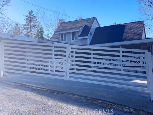 Detail Gallery Image 2 of 21 For 1350 Oak, Lake Arrowhead,  CA 92352 - 2 Beds | 1/1 Baths