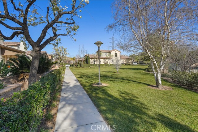 Detail Gallery Image 33 of 44 For 27976 Red Pine Ct, Valencia,  CA 91354 - 2 Beds | 3 Baths