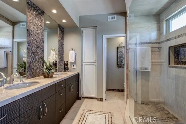 Detail Gallery Image 7 of 16 For 123 10th St, Huntington Beach,  CA 92648 - 3 Beds | 2/1 Baths