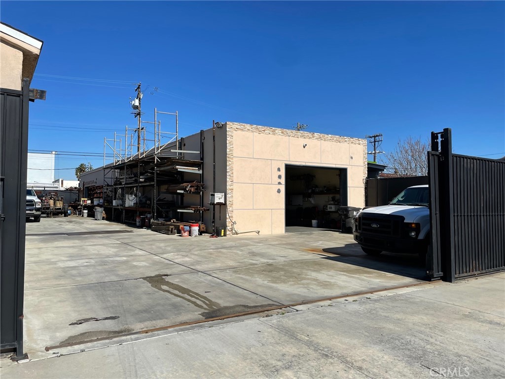 631 W Esther Street, Long Beach, CA 90813