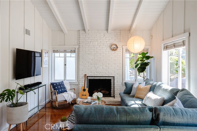 517 5th Street, Manhattan Beach, California 90266, 3 Bedrooms Bedrooms, ,2 BathroomsBathrooms,Residential,Sold,5th,SB22046594