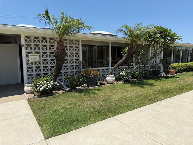 Detail Gallery Image 2 of 11 For 13840 Canoe Brook Dr. 6h,  Seal Beach,  CA 90740 - 2 Beds | 1 Baths