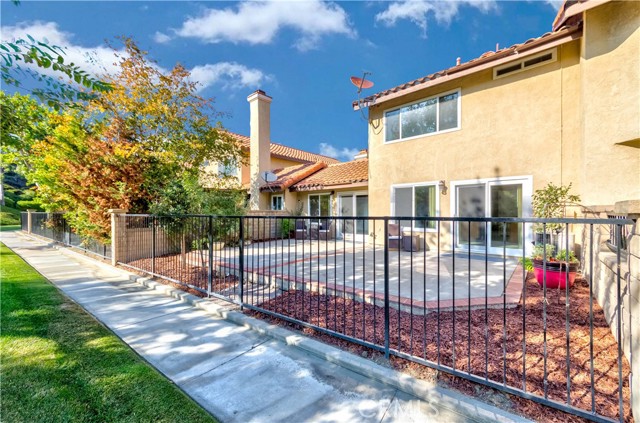 Detail Gallery Image 26 of 32 For 6040 E Ladera Ln, Anaheim Hills,  CA 92807 - 2 Beds | 2/1 Baths