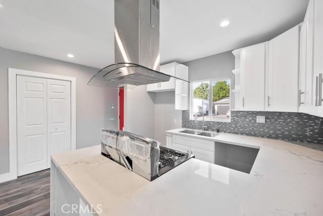 7719 Nestle Avenue, Reseda CA: https://media.crmls.org/medias/be680988-786a-497f-9761-b74c7bfeb4ea.jpg