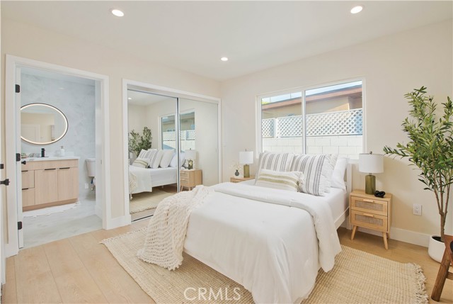 Detail Gallery Image 16 of 47 For 5864 Jamieson Ave, Encino,  CA 91316 - 3 Beds | 3 Baths