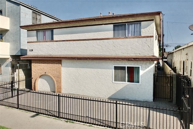 Detail Gallery Image 3 of 6 For 1120 Raymond Ave, Long Beach,  CA 90804 - – Beds | – Baths