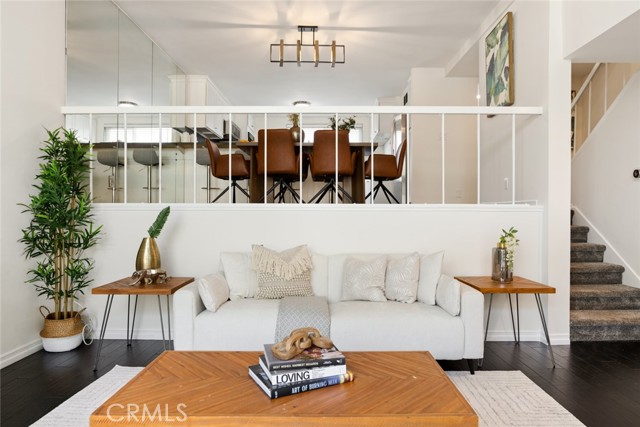 4405 W Sarah Street, Burbank CA: https://media.crmls.org/medias/be69f32a-c203-46f6-9258-54af3f201ce9.jpg