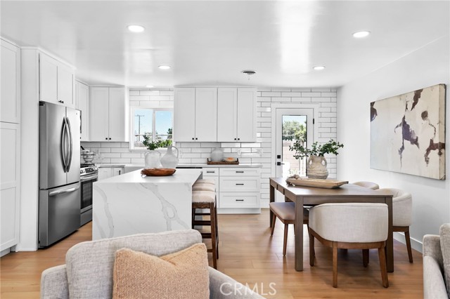 Detail Gallery Image 10 of 33 For 15801 Carrie Ln, Huntington Beach,  CA 92647 - 3 Beds | 2 Baths