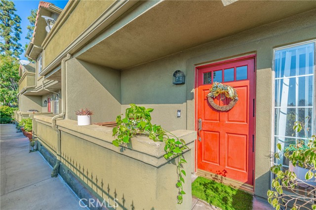 Detail Gallery Image 1 of 57 For 8302 Somerset Ranch Rd #D,  Paramount,  CA 90723 - 2 Beds | 2/1 Baths