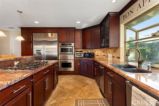 Detail Gallery Image 12 of 44 For 1551 Green Canyon Rd, Fallbrook,  CA 92028 - 6 Beds | 4 Baths