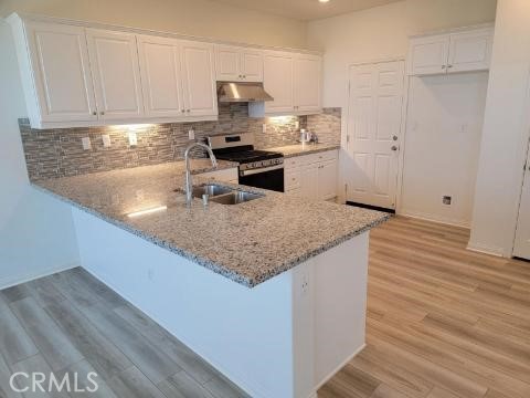 GRANITE KITCHEN COUNTER TOPS