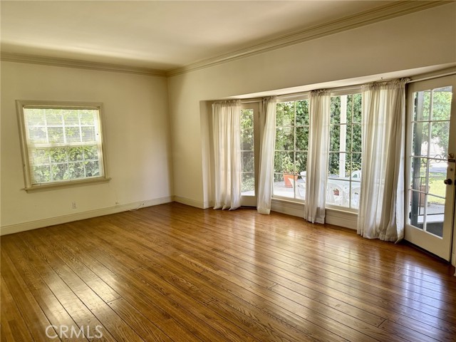 Detail Gallery Image 6 of 25 For 15453 Greenleaf St, Sherman Oaks,  CA 91403 - 2 Beds | 1/1 Baths