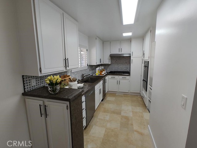 1888 Greenfield Avenue, Los Angeles CA: https://media.crmls.org/medias/be6c9aeb-fd22-42cf-8c89-a84f6a606bfb.jpg