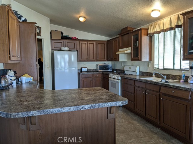 Detail Gallery Image 6 of 25 For 23820 Ironwood Ave #84,  Moreno Valley,  CA 92557 - 3 Beds | 2 Baths