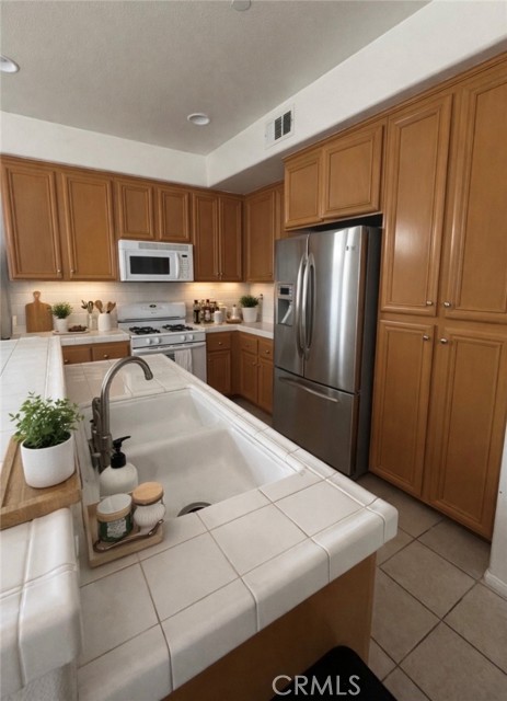 Detail Gallery Image 4 of 29 For 1757 Steinman, Riverside,  CA 92507 - 3 Beds | 2/1 Baths