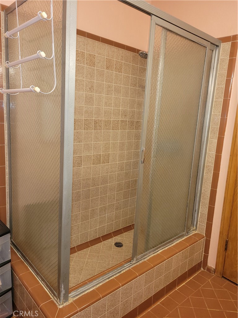 https://media.crmls.org/medias/be705db2-feaa-412e-a8c6-9dfa99e83a9b.jpg?preset=X-Large