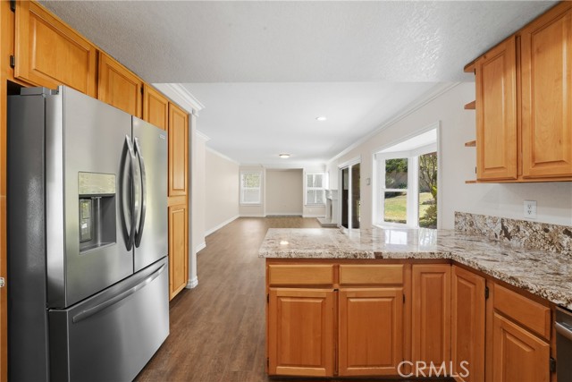 1372 Old Trail DR, Corona CA: https://media.crmls.org/medias/be7241b5-6534-42ea-a107-2bd47759178e.jpg
