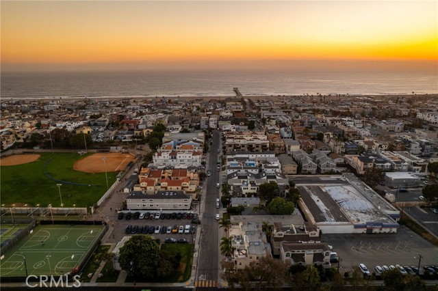 710 11th Street, Hermosa Beach CA: https://media.crmls.org/medias/be73687d-859d-4c90-84cb-df73d5acc496.jpg
