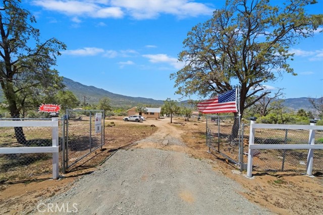 Detail Gallery Image 1 of 30 For 63285 Pinyon Dr, Mountain Center,  CA 92561 - 3 Beds | 2 Baths