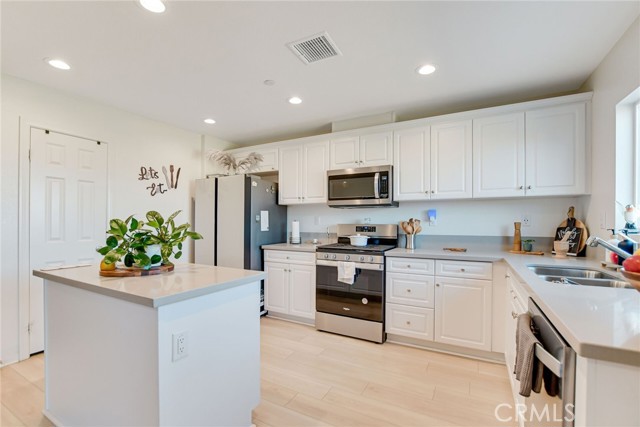 Detail Gallery Image 12 of 30 For 11625 Halter St, Victorville,  CA 92392 - 4 Beds | 2 Baths