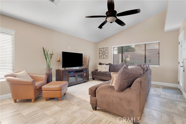 Detail Gallery Image 13 of 36 For 17960 Sage Hen Rd, Victorville,  CA 92395 - 3 Beds | 2 Baths