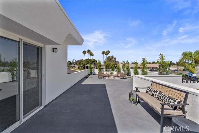 6451 E Shire Way, Long Beach CA: https://media.crmls.org/medias/be74dd6b-7517-45a1-989d-2bdf98c103f7.jpg