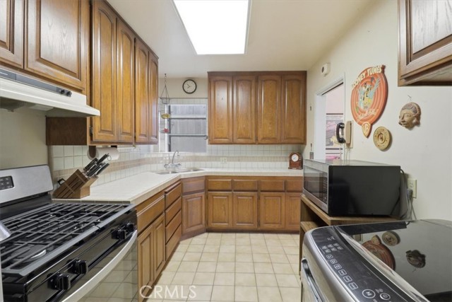 Detail Gallery Image 11 of 19 For 2103 Harriman a,  Redondo Beach,  CA 90278 - 2 Beds | 1 Baths