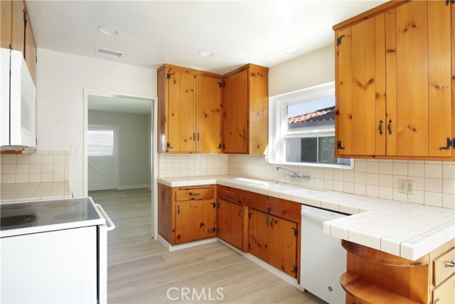 Detail Gallery Image 7 of 38 For 8620 Lubec St, Downey,  CA 90240 - 3 Beds | 2 Baths