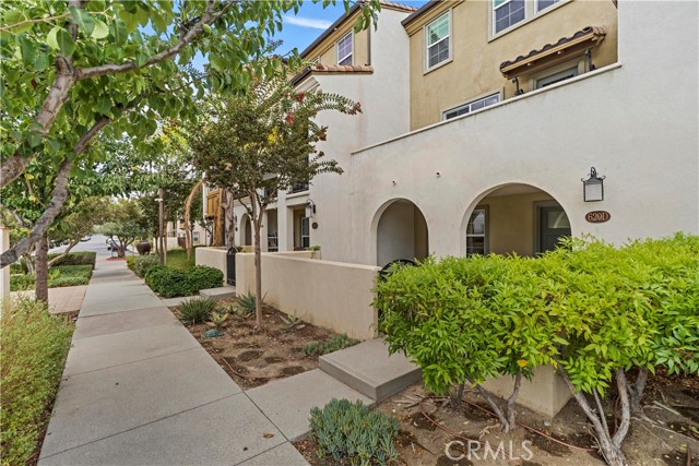 Detail Gallery Image 3 of 38 For 620 S Gladys Ave #D,  San Gabriel,  CA 91776 - 3 Beds | 3/1 Baths