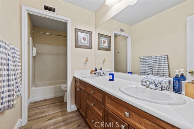 28436 Calex Drive, Valencia CA: https://media.crmls.org/medias/be7657e2-a896-47b4-9b02-43c6316ae42d.jpg
