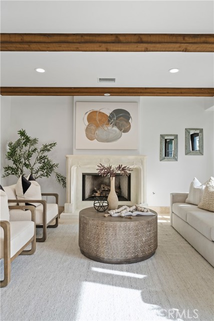 Detail Gallery Image 23 of 66 For 110 via Trieste, Newport Beach,  CA 92663 - 5 Beds | 5/1 Baths