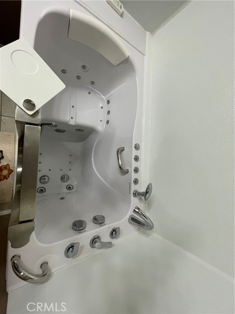 2825 N Chevington Court, Orange CA: https://media.crmls.org/medias/be76fa22-0a37-48f2-8da8-0b553f198eba.jpg